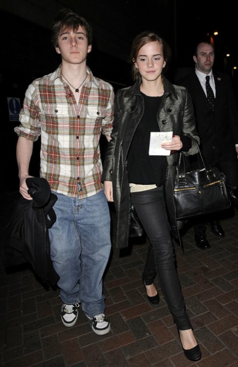 emma watson brother. Emma Watson and her rother,