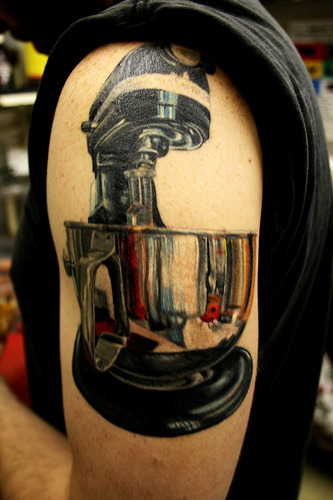 21 Awesome Culinary Tattoos - Chef's Blade whoa. Wow. Thats really amazing.