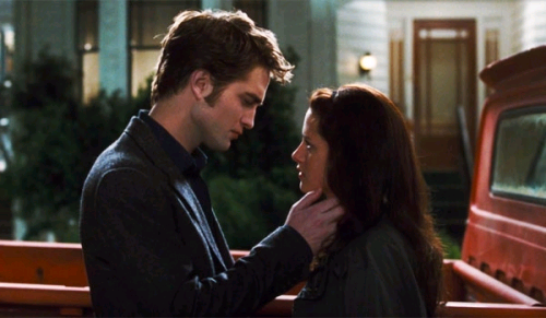 New Moon Still Kiss me tagged as Edward Cullen Bella Swan