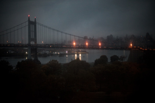 fromme-toyou:  View of a rainy New York City from the train. 