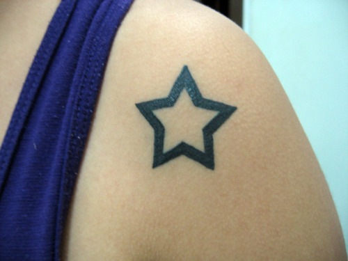 tattoo de estrela. Tattoo de uma estrela.