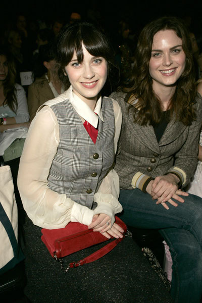 Zooey and Emily Deschanel at