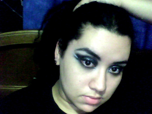 How about my make up? It’s a Lady gaga inspired look (like the one she went with to the MTVMA’s last year) It’s really easy^^
