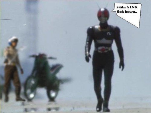 Kamen Rider (Ksatria Baja Hitam) ditilang Polisi - dari juriglagu
