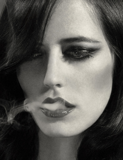 We think Eva Green is smoking hot The images on fuckyouverymuch are found