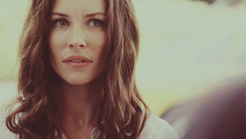Kate Austen Top five caps s6 03 posted 1 year ago 106 notes