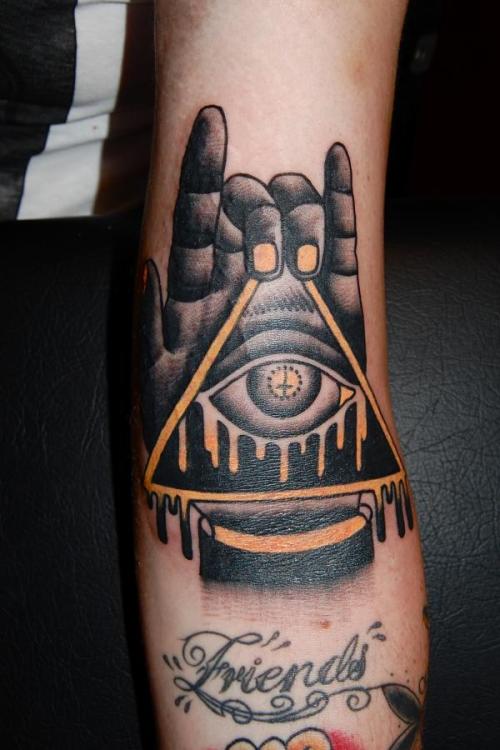 All-seeing eye/hand by Matty D. September 18th, 2010 / 11 notes