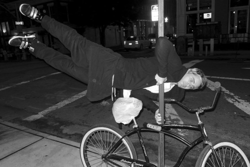 Jared Leto&#8230; defies gravity!