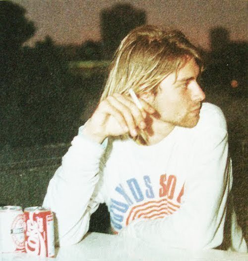 Se o meu sorriso mostrasse o fundo da minha alma,
 muitas pessoas ao me verem sorrir,
 chorariam comigo
-Kurt Cobain