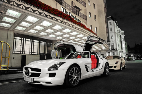 Starring Mercedes SLS AMG and