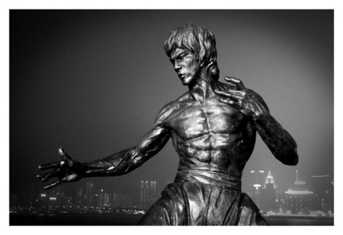 Statue of Bruce Lee / Hong
