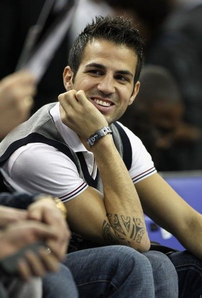 Tagged: hnnggg, that elbow tattoo, cesc fabregas, . Source: 4cescfabregas4