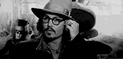 ”Francamente, eu sou tímido e paranóico.”
Johnny Depp