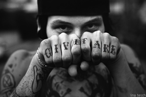 Knuckle #tattoo - Give Fake