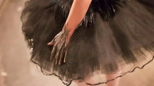 Black Swan (2010) behind the scenes. 1215 17:33 19 black swan gif film 