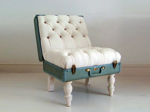 thelevity:


The Suitcase Chair-White Samsonite//Katie Thompson//Recreate Interior Design &amp; Extraordinary Recycled Furniture