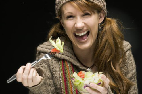 You know what women find hilarious? Salad. Via The Hair Pin