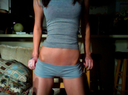 cigaretteslim-:  anorexicbeliever:  If Im this fit, Ill be happy.  OMFG I wish my torso were this long. I would be so happy.