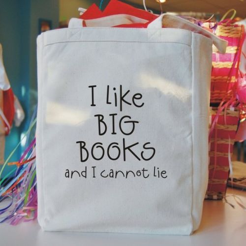 literaryfool:

literaryfool:

theseagypsy:

wants

i may have to make this
need this in my life

i’ll make you one too for your bday k
and put a  book inside obv
