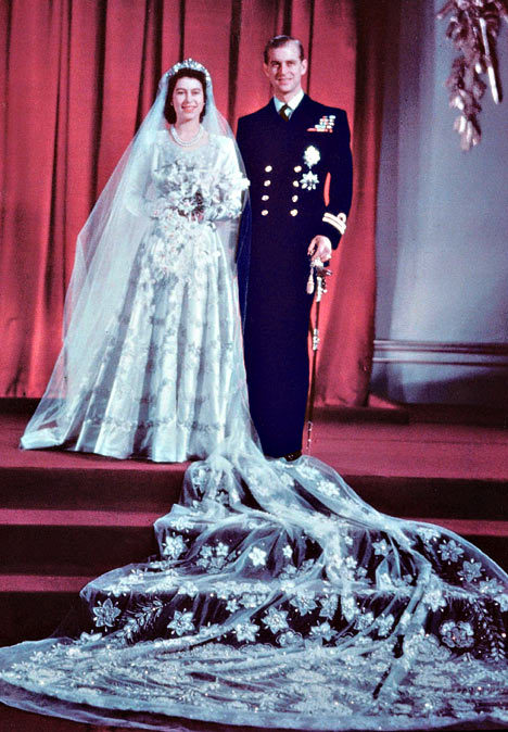 queen elizabeth 2 wedding dress. historical queen elizabeth ii