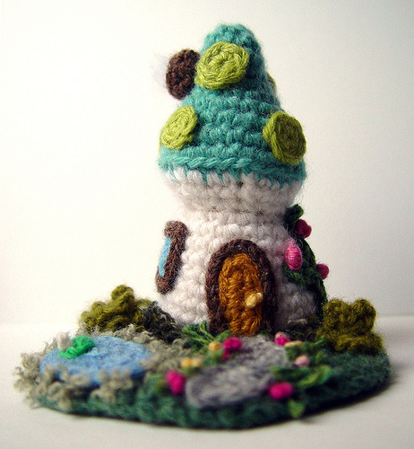 craftgasms:

Crochet Miniature Crochet Turquoise Mushroom House Miniature (by meekssandygirl)
