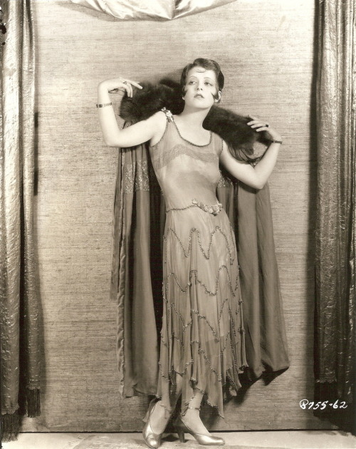 Clara Bow fashion portrait circa 1925