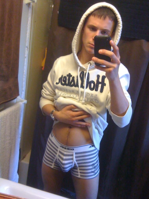 This boy and his hot bulge RT if you like it 