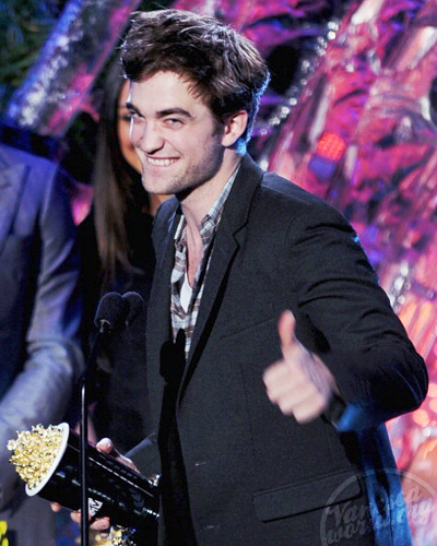 Clear photo of Rob accepting his award