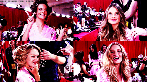 
Alessandra, Behati, Candice and Rosie on the VS Fashion 2010 backstage
