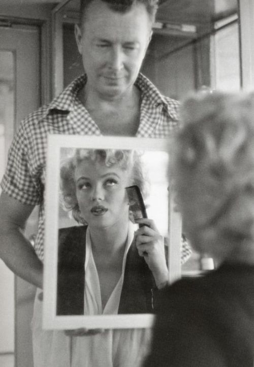 Marilyn Monroe on set Niagara with friend and makeup artist 