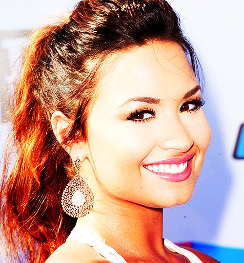 ?? demetria lovato 18 ??? 11 You like this Be the first to like this Like