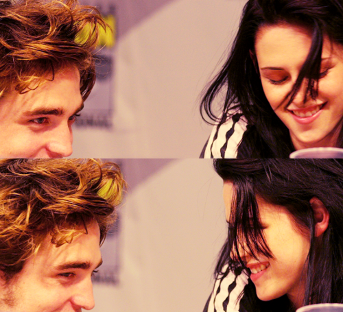 Robert Pattinson &amp; Kristen Stewart → Pic of the Day!
Heart skips a beat&#8230;my heart skips a beat.