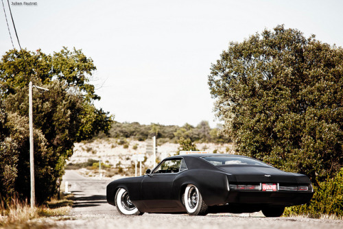 I Stand Alone Starring 821666 Buick Riviera by Valkarth I Stand Alone