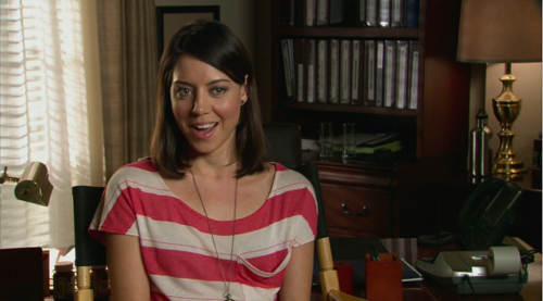 can we all take a moment to engage in a little case of aubrey plaza hair 
