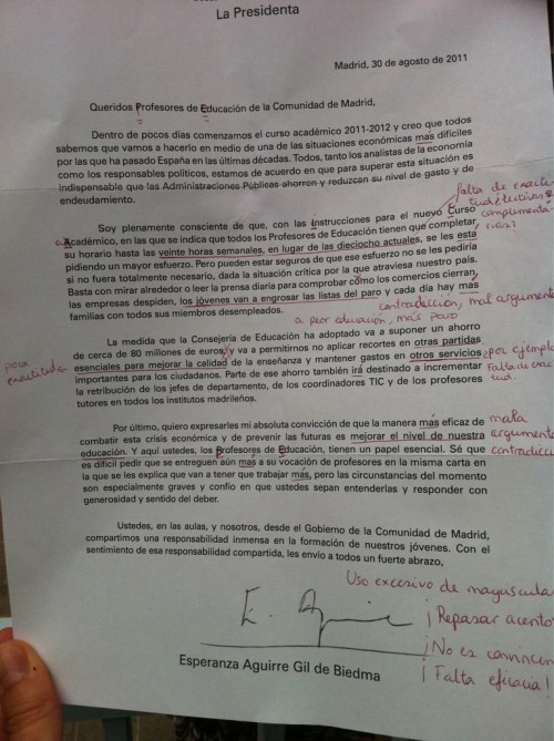 Esperanza Aguirre manda una carta a los profesores y se la devuelven corregida.
Click en la imagen para ampliar.