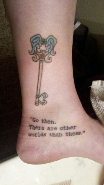 penguinfaery:</p><p>My first Dark Tower tattoo, freshly finished by AJ at Electric Crayon in Denver.<br />The little red stone says 19.And my foot looks weird in this picture. Opps.<br />I wanna add more already.<br />