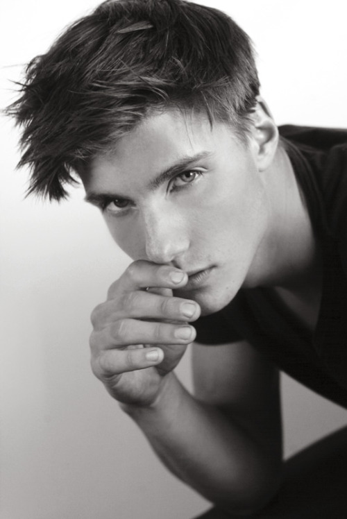Featured:Dorian Reeves