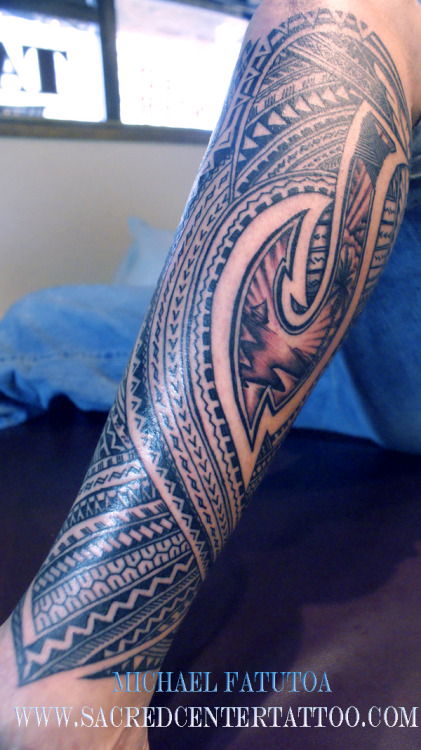 Leg tattoo by Samoan Mike