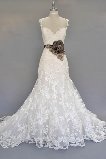 Vintage style lace wedding dress via Dream Wedding 