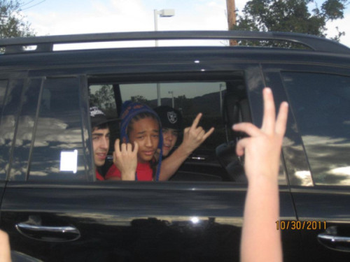 reckless-bieber-swag: Justin and Jaden hanging out :) (October 30th) 