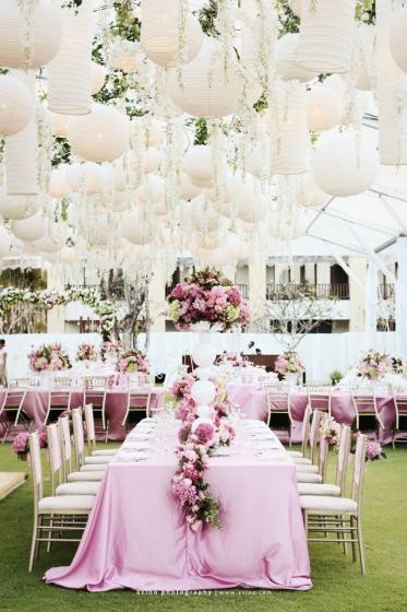 Pink &amp; white outdoor reception