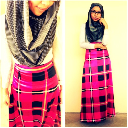 (via Nerlie L.)

&#8212;-
&#8220;Let&#8217;s spread Islam through MoShion (Modest Fashion)!&#8221; - Hijabislookbk.tumblr