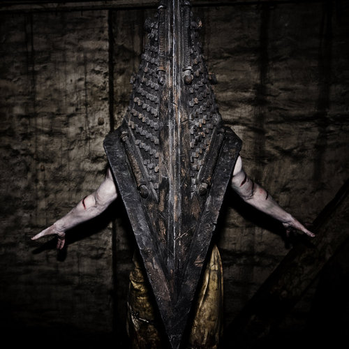 Silent Hill Pyramid Head by *unkreatives