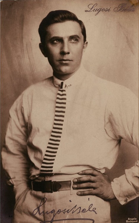 beautyandterrordance:

Vintage ca. 1920 Hungarian photo-portrait postcard of Bela Lugosi.
