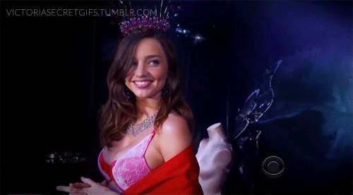 Miranda Kerr at the VSFS 2011uploaded a new one with a better quality
