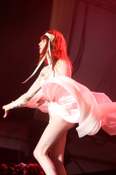 There should be a blog dedicated to Florence Welch's legs they're amazing