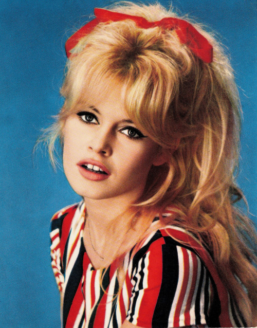 Brigitte Bardot's iconic cat eye makeup and beautiful bouffant inspired the