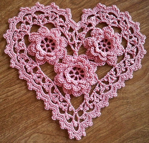 cajunmama:

Irish Crochet Roses Heart (by LaceCrochet)
