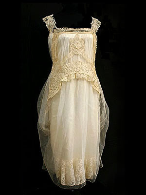 imsexyandiknowitgurl19 Brussels lace wedding dress from the 1920's