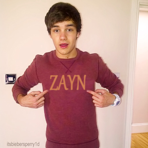 Awww Liam has Zayn jumper ;)